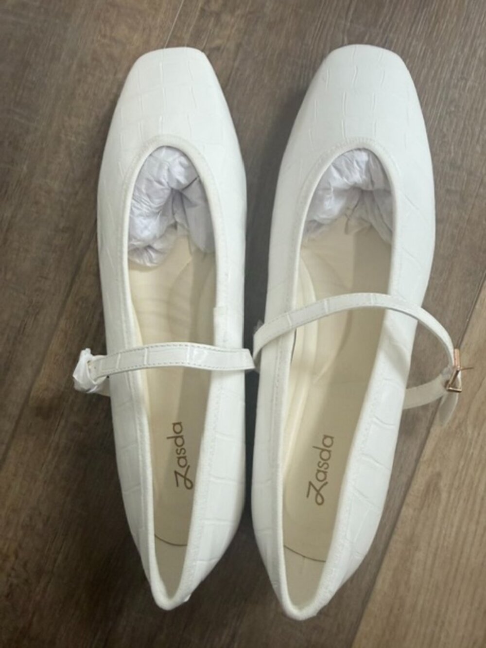 NEW White Embossed Dress Flats with Strap Size 10